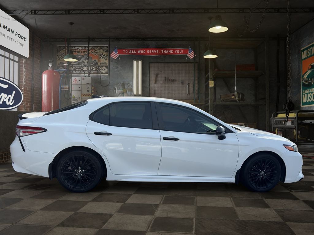 2020 Toyota Camry SE